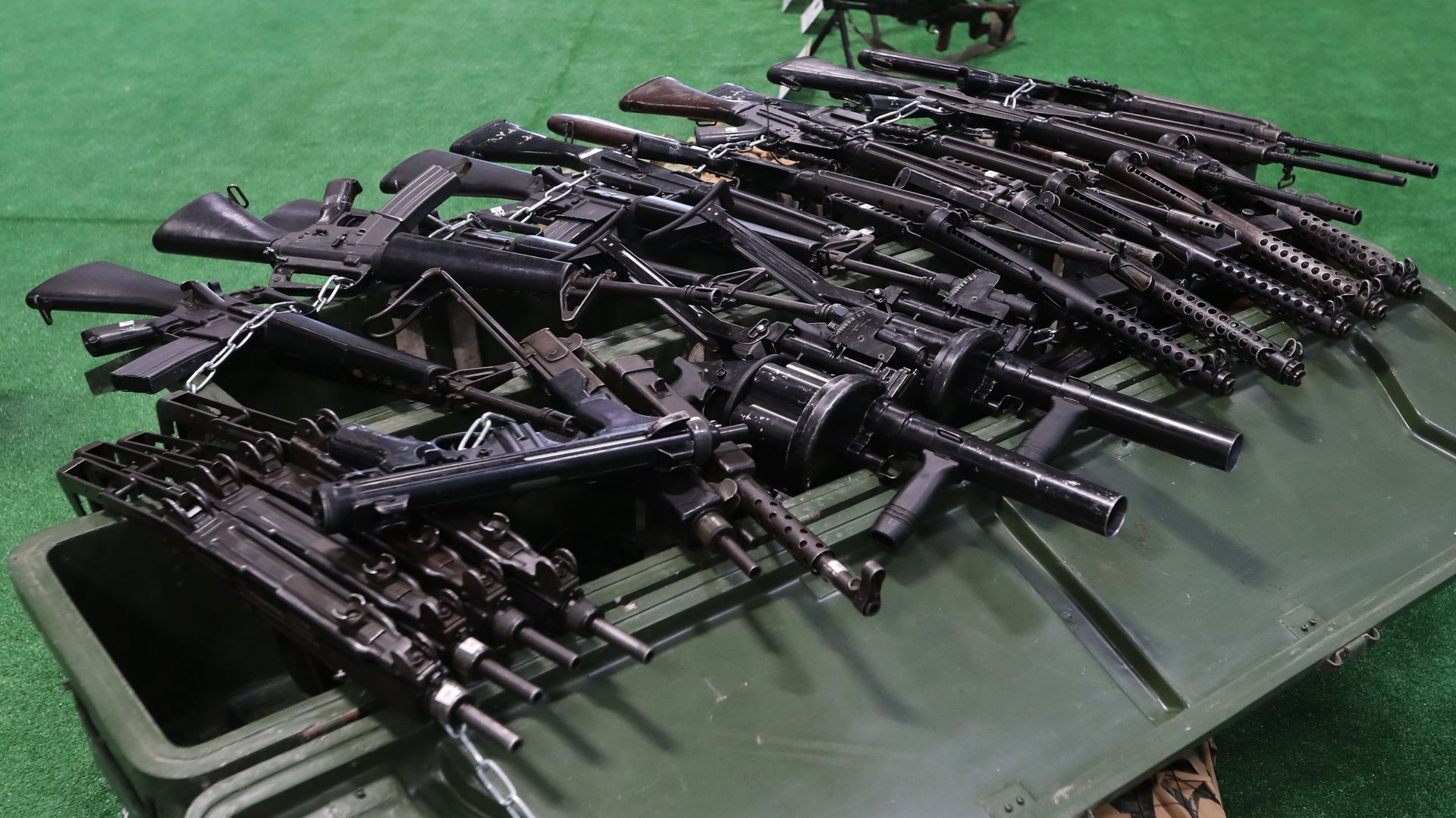 Pile of assault rifles and submachine guns. File photo. Pile of assault rifles and submachine guns. File photo. - Sputnik International, 1920, 04.11.2023