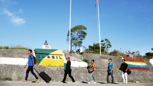 Migrantes venezolanos en la frontera entre Brasil y Venezuela - Sputnik International