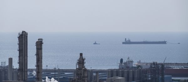 A general view shows a unit of the South Pars gas field in Asalouyeh Seaport, north of the Gulf, Iran November 19, 2015 A general view shows a unit of the South Pars gas field in Asalouyeh Seaport, north of the Gulf, Iran November 19, 2015 - Sputnik International