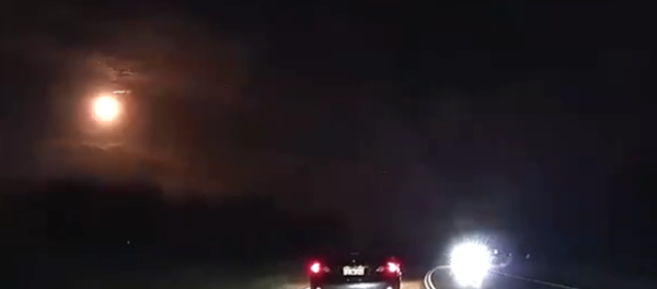 Meteor lights up Western Australian skies, rattling homes with sonic boom - Sputnik International