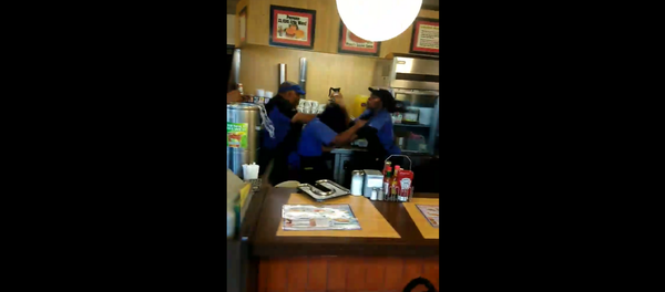 Waffle House employees in Memphis, Tennessee, get into a violent brawl over washing dishes Waffle House employees in Memphis, Tennessee, get into a violent brawl over washing dishes - Sputnik International