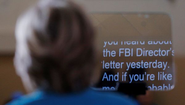 Hillary Clinton speaks about the FBI inquiry into her emails during a campaign rally in Daytona Beach, Florida - Sputnik International