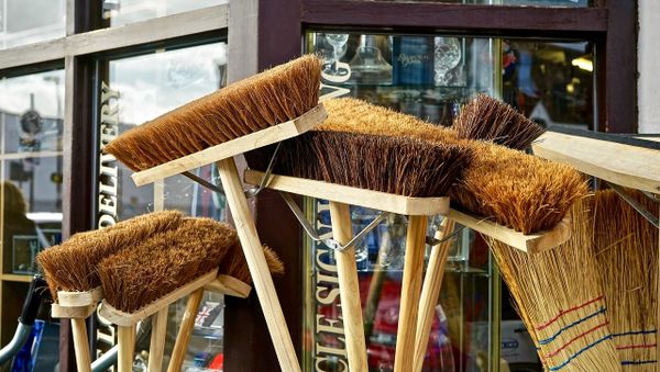 Broomsticks - Sputnik International