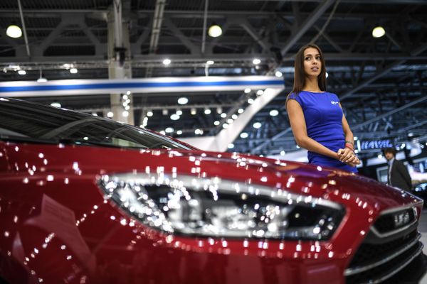 Getting Revved Up: Models Present Cars at Moscow International Automobile Salon Getting Revved Up: Models Present Cars at Moscow International Automobile Salon - Sputnik International