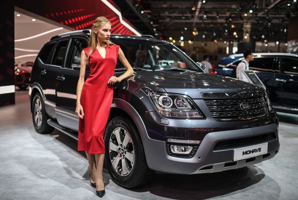 Getting Revved Up: Models Present Cars at Moscow International Automobile Salon Getting Revved Up: Models Present Cars at Moscow International Automobile Salon - Sputnik International