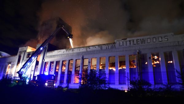 Firefighters battle a huge blaze at the Littlewoods Building in edge Lane, Liverpool, England, Sunday, Sept. 2, 2018 - Sputnik International