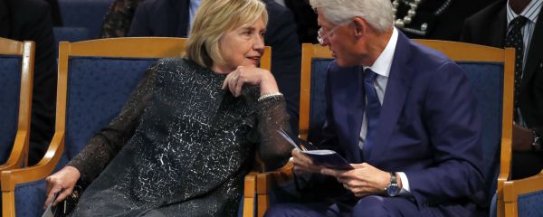 Former President Bill Clinton and wife Hillary Clinton, left, talking during the funeral service for Aretha Franklin at Greater Grace Temple, Friday, Aug. 31, 2018, in Detroit Former President Bill Clinton and wife Hillary Clinton, left, talking during the funeral service for Aretha Franklin at Greater Grace Temple, Friday, Aug. 31, 2018, in Detroit - Sputnik International