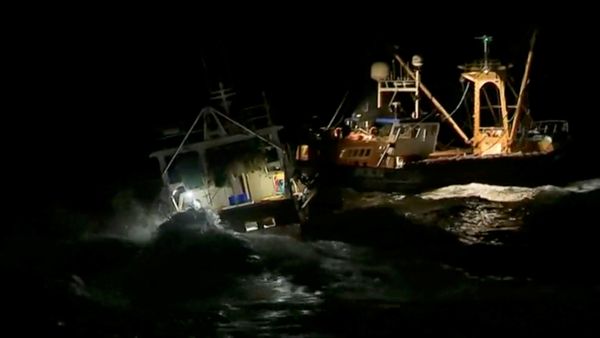 French and British fishing boats collide during scrap in English Channel over scallop fishing rights, August 28, 2018 in this still image taken from a video - Sputnik International