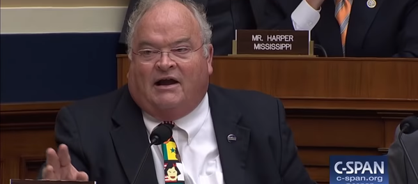 As a protester interrupts hearing with Twitter CEO Jack Dorsey, Rep. Billy Long, a former auctioneer, takes action. As a protester interrupts hearing with Twitter CEO Jack Dorsey, Rep. Billy Long, a former auctioneer, takes action. - Sputnik International
