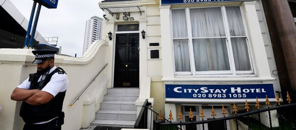 A police officer stands outside the City Stay Hotel used by Alexander Petrov and Ruslan Boshirov; who have been accused of attempting to murder former Russian spy Sergei Skripal and his daughter Yulia; in London, Britain September 5, 2018 A police officer stands outside the City Stay Hotel used by Alexander Petrov and Ruslan Boshirov; who have been accused of attempting to murder former Russian spy Sergei Skripal and his daughter Yulia; in London, Britain September 5, 2018 - Sputnik International