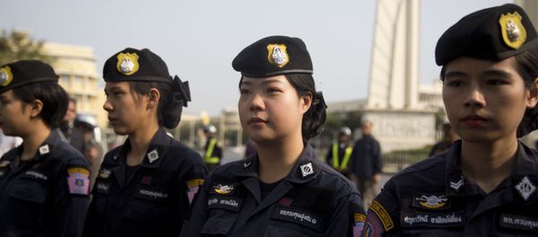Thailand police women provide security during a protest near the democracy monument in Bangkok, Thailand on Saturday, Feb. 10, 2018 Thailand police women provide security during a protest near the democracy monument in Bangkok, Thailand on Saturday, Feb. 10, 2018 - Sputnik International