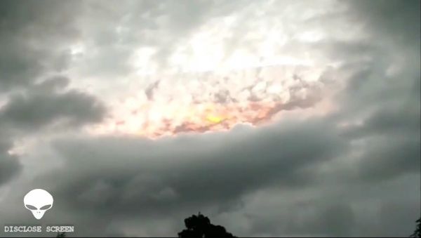 Doomsday-Looking Sky Catches Fire Over India - Sputnik International
