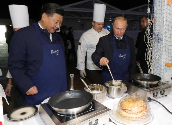 Xi Jinping and Vladimir Putin - Sputnik International