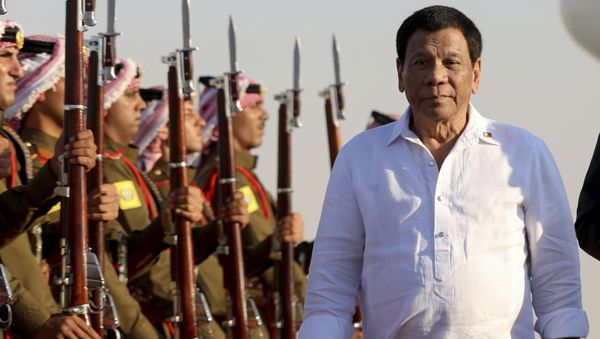 Philippine President Rodrigo Duterte arrives at the Queen Alia Airport in Amman, Jordan, Wednesday, Sept. 5, 2018. - Sputnik International