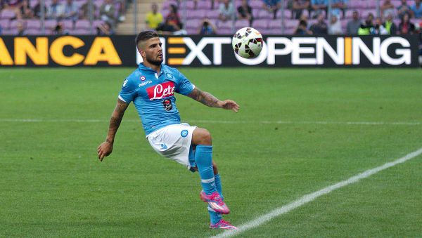 Lorenzo Insigne playing for Napoli against Barcelona - Sputnik International