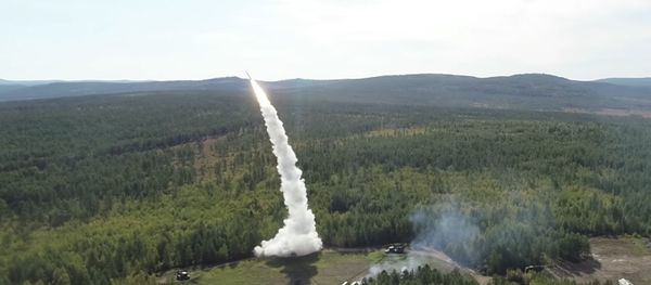 Launch of missiles from S-300 and Buk systems in the course of the Vostok-2018 drills. - Sputnik International