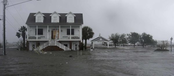 High winds and water surround a house as Hurricane Florence hits Swansboro N.C., Friday, Sept. 14, 2018 High winds and water surround a house as Hurricane Florence hits Swansboro N.C., Friday, Sept. 14, 2018 - Sputnik International