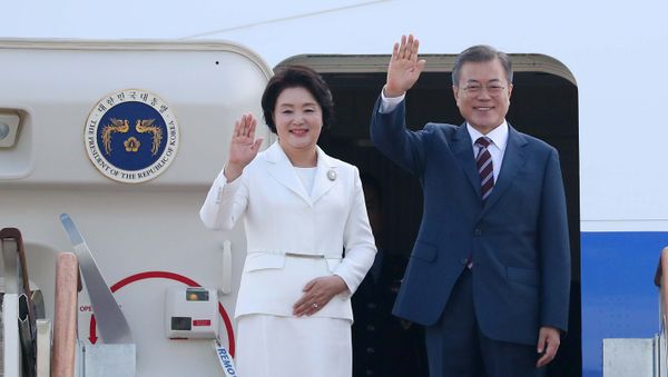 South Korean President Moon Jae-in arrived in Pyongyang for his third meeting with North Korean leader Kim Jong-un South Korean President Moon Jae-in arrived in Pyongyang for his third meeting with North Korean leader Kim Jong-un - Sputnik International