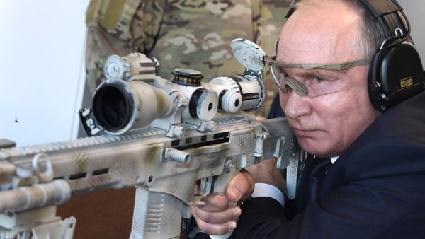 President Vladimir Putin visits Patriot park - Sputnik International