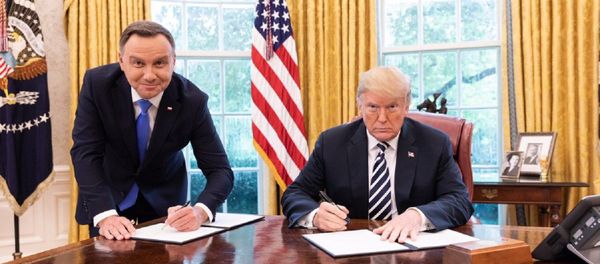 A meeting between the leaders of Poland and the US seemed successful enough until one picture created doubts about how well Warsaw was represented. A meeting between the leaders of Poland and the US seemed successful enough until one picture created doubts about how well Warsaw was represented. - Sputnik International