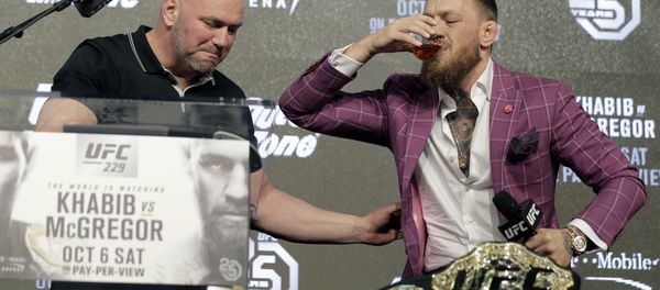 Conor McGregor, right, and UFC president Dana White have a drink during a news conference in New York, Thursday, Sept. 20, 2018. McGregor is returning to UFC after a two-year absence Conor McGregor, right, and UFC president Dana White have a drink during a news conference in New York, Thursday, Sept. 20, 2018. McGregor is returning to UFC after a two-year absence - Sputnik International