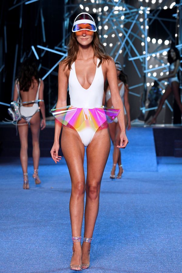 Sexy Back: Etam Presents New Lingerie Line During Paris Fashion Week - Sputnik International