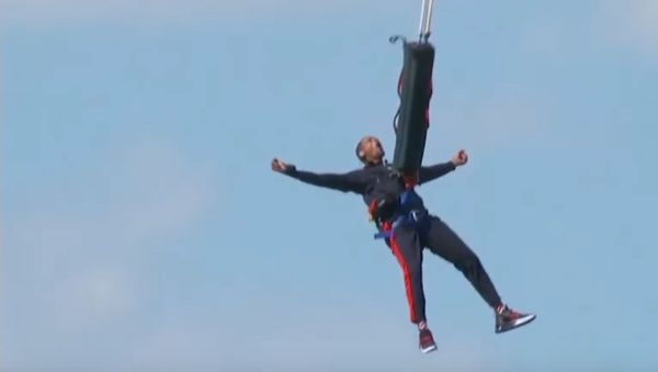 Will Smith celebrates his 50th birthday with a jump into the grand canyon - Sputnik International