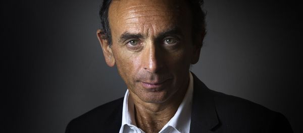 French journalist and writer Eric Zemmour poses at his office in Paris on January 12, 2015 French journalist and writer Eric Zemmour poses at his office in Paris on January 12, 2015 - Sputnik International