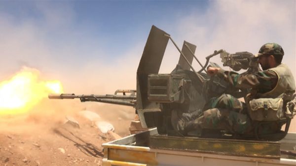 Syrian soldiers are shooting near the border with Iraq in Homs province - Sputnik International