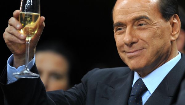 Silvio Berlusconi prima di una partita di calcio Serie A al San Siro Stadium a Milano. Silvio Berlusconi prima di una partita di calcio Serie A al San Siro Stadium a Milano. - Sputnik International