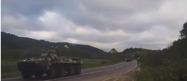 Column of troops in Zakarpattia, western Ukraine. - Sputnik International