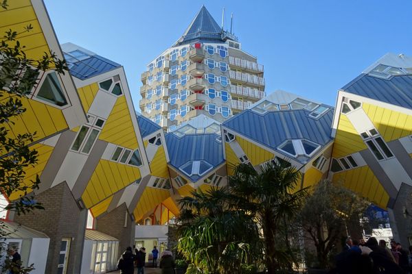 World Architecture Day: Dancing House and Violin Building Spark Amazement World Architecture Day: Dancing House and Violin Building Spark Amazement - Sputnik International