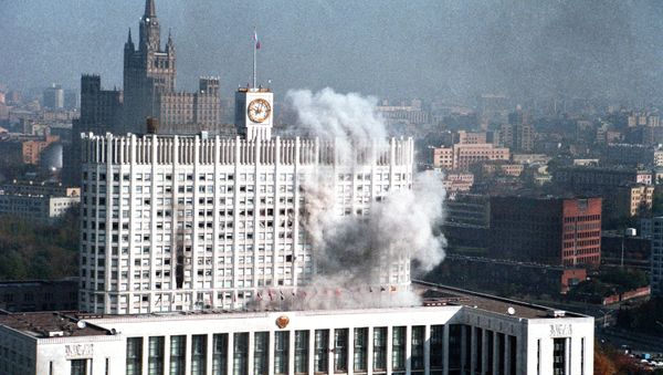 October 1993. The government building caught fire as government troops attacked it - Sputnik International