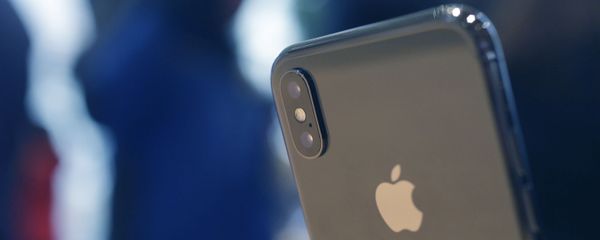 The Apple iPhone X sits on display at Chicago's new Apple Michigan Avenue store along the Chicago River, 3 November 2017. The Apple iPhone X sits on display at Chicago's new Apple Michigan Avenue store along the Chicago River, 3 November 2017. - Sputnik International