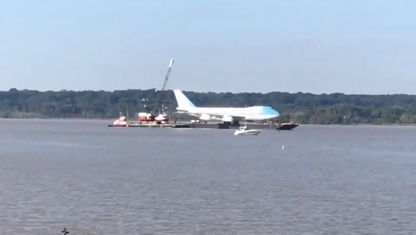 Air Force One replica sails to Maryland for Children's Democracy Project exhibit at the National Harbor. - Sputnik International