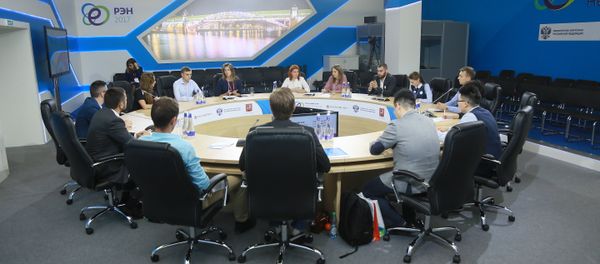 Meeting of Association of young power engineering specialists Meeting of Association of young power engineering specialists - Sputnik International