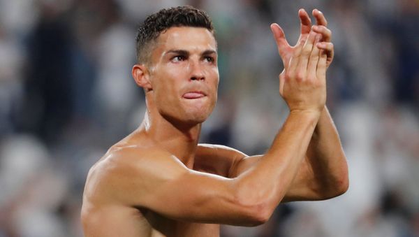 Soccer Football - Serie A - Juventus v Napoli - Allianz Stadium, Turin, Italy - September 29, 2018 Juventus' Cristiano Ronaldo applauds fans after the match - Sputnik International