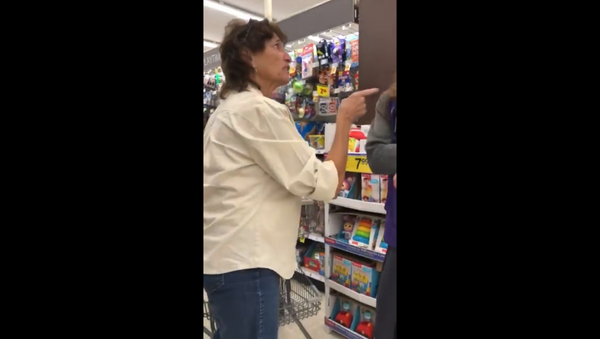 Colorado woman harasses Hispanic shoppers who were speaking in Spanish - Sputnik International