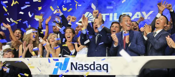 Confetti falls to celebrate IPO of British Columbia-based Tilray Inc., a major Canadian marijuana grower July 19, 2018. - Sputnik International
