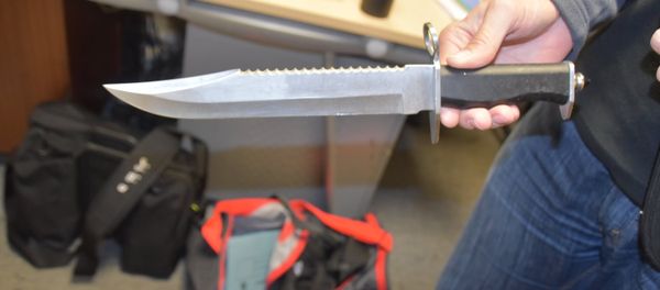 A knife seized by UK police during Operation Ballymore. Thirty five people have been arrested following a series of linked arrest warrants, as part of a long-running operation targeting suspects involved in drug-dealing and violence in Hackney borough. A knife seized by UK police during Operation Ballymore. Thirty five people have been arrested following a series of linked arrest warrants, as part of a long-running operation targeting suspects involved in drug-dealing and violence in Hackney borough. - Sputnik International