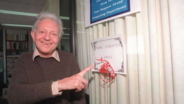 Nobel prize-winning physicist Leon Max Lederman in 1988 - Sputnik International