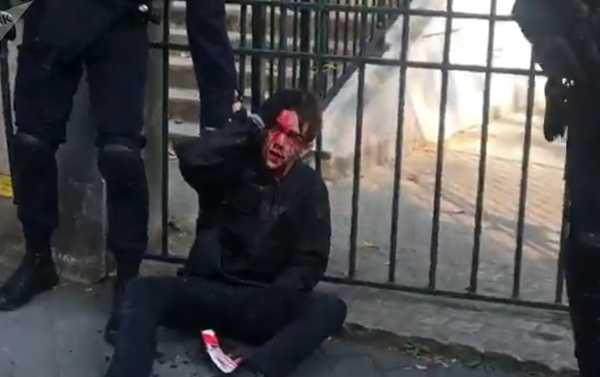 Protests in France turn violent Protests in France turn violent - Sputnik International