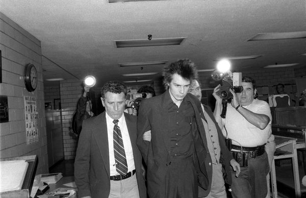Sid Vicious, under arrest for the murder of his American girlfriend Nancy Spungen in October 1978 - Sputnik International