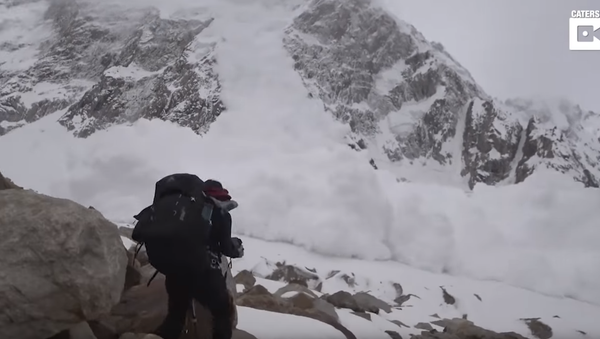 ‘¡Qué Frío!’: Spanish Film Crew Caught in Pakistan Avalanche - Sputnik International