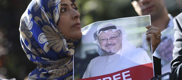 FILE - In this Friday, Oct. 5, 2018 file photo, Tawakkol Karman, the Nobel Peace Prize laureate for 2011 holds a picture of missing Saudi writer Jamal Khashoggi as she speaks to journalists near the Saudi Arabia consulate, in Istanbul, Turkey. - Sputnik International