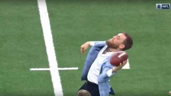Conor McGregor at NFL game. - Sputnik International