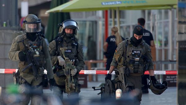 German Police Operate at the Site Where a Woman Was Held Hostage Allegedly By a Terrorist - Sputnik International