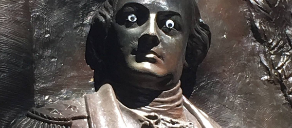 The photo of googly eyes fixed on the statue of Nathanael Greene, a Revolutionary War general The photo of googly eyes fixed on the statue of Nathanael Greene, a Revolutionary War general - Sputnik International