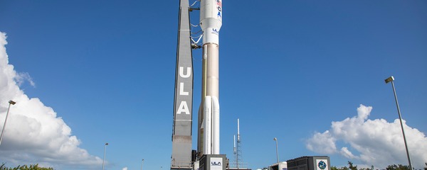 A ULA Atlas V rocket carrying the AEHF-4 mission for the U.S. Air Force is rolled from the Vertical Integration Facility to the launch pad at Cape Canaveral's Space Launch Complex-41. - Sputnik International