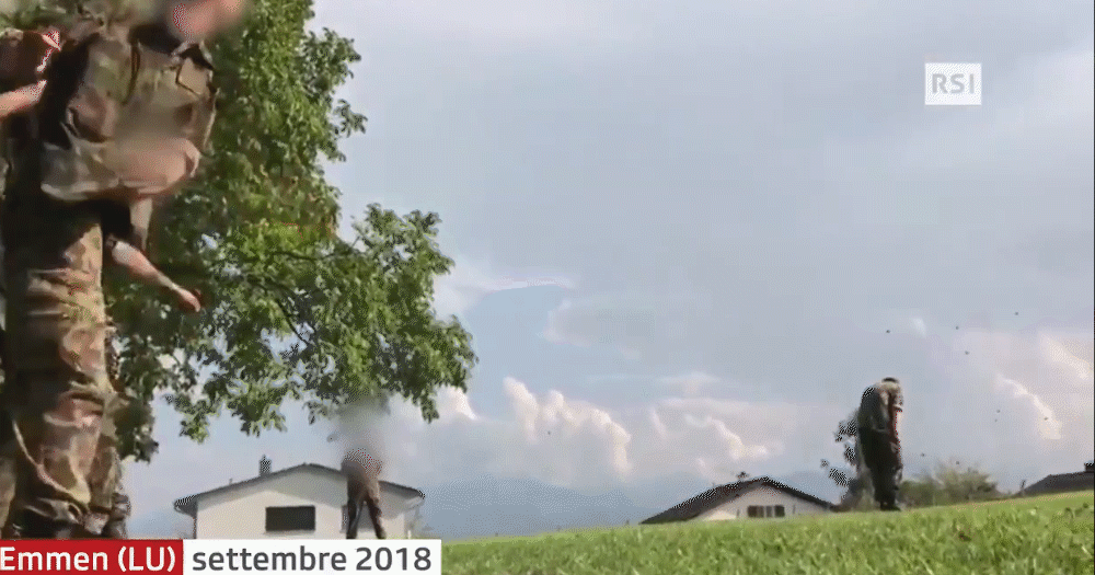 Swiss Army Soldiers Stone Recruit in Leaked VIDEO - Sputnik International